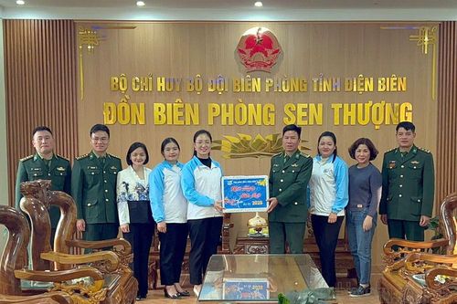 Hội Liên hiệp Phụ nữ tỉnh thăm và chúc Tết lực lượng biên phòng