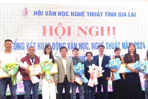 Hội Văn học Nghệ thuật tỉnh Gia Lai khen thưởng 13 cá nhân có thành tích xuất sắc