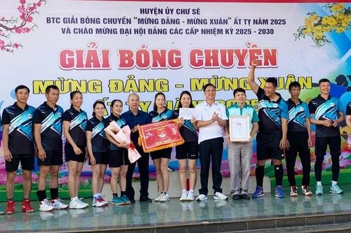 Đội thị trấn Chư Sê giành giải nhất Giải bóng chuyền mừng Đảng-mừng Xuân Ất Tỵ 2025