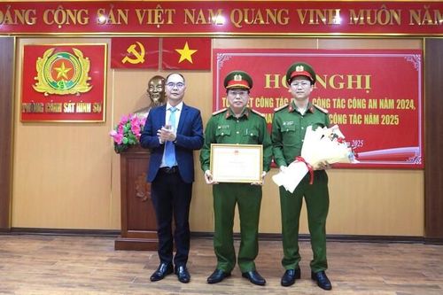 Phá đường dây 'tín dụng đen' 9.000 tỷ, Công an Đà Nẵng được tặng Bằng khen