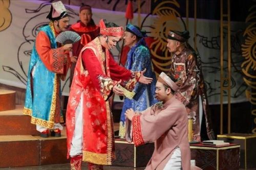 Vở chèo 'Nước mắt Trạng Quỳnh' biểu diễn phục vụ công chúng dịp xuân Ất Tỵ