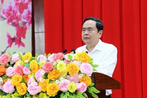 Chủ tịch Quốc hội: Trà Vinh phải phấn đấu giữ đà tăng trưởng hai con số