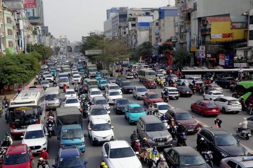 Đường phố Hà Nội ùn tắc ngày cuối tuần