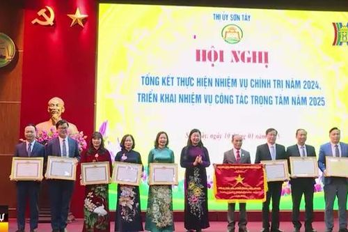 Thị xã Sơn Tây đạt và vượt 16/17 chỉ tiêu KT-XH