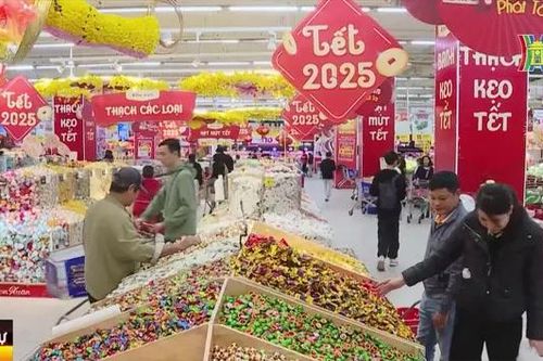Siêu thị đồng loạt giảm giá hàng Tết