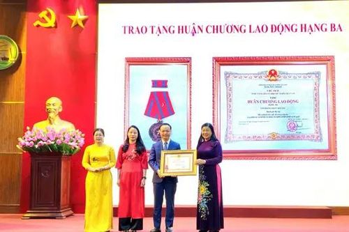 Sơn Tây đạt và vượt 16/17 chỉ tiêu kinh tế, xã hội