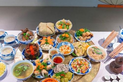 Thưởng thức mâm cỗ Tết truyền thống đặc sắc của người Hà Nội