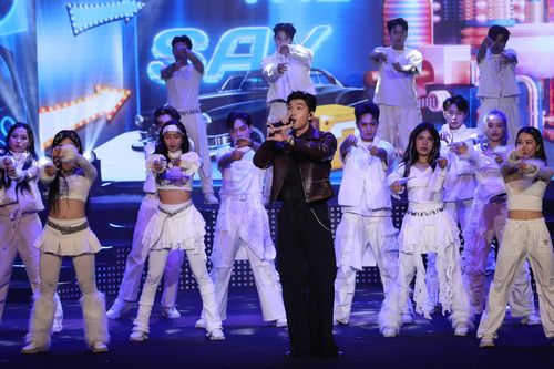 Rapper Hieuthuhai, ca sĩ Tùng Dương được vinh danh nghệ sĩ tiêu biểu năm 2024