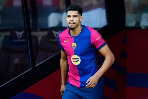 Barcelona ra giá bán Araujo