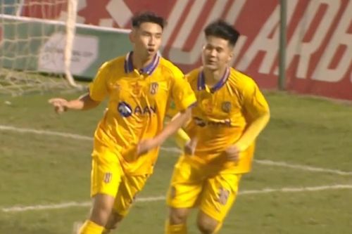 Tuyển thủ U23 Việt Nam tỏa sáng giúp SLNA vào tứ kết
