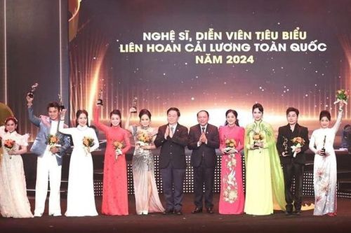 Hai concert 'Anh trai...' được vinh danh 'Chương trình biểu diễn nổi bật của năm 2024'