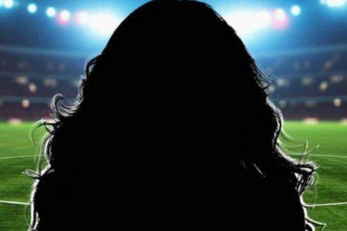 Bàng hoàng trước lời khai của người phụ nữ khiến ngôi sao Premier League bị cảnh sát bắt ngay trên sân tập