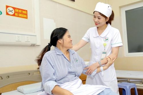 Quy định mới tiêu chuẩn trình độ đào tạo, năng lực chuyên môn nghiệp vụ của điều dưỡng hạng IV
