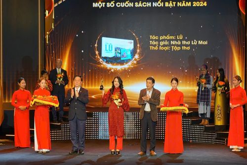 Trường ca 'Lũ', sách điện tử đầu tiên được vinh danh là cuốn sách nổi bật năm 2024