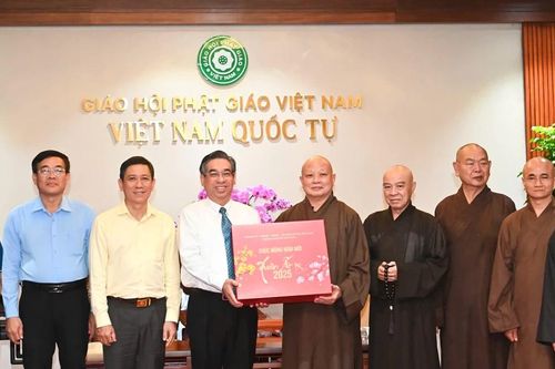 Lãnh đạo TPHCM thăm, chúc mừng Ban Trị sự Giáo hội Phật giáo Việt Nam TPHCM nhân dịp Tết Ất Tỵ 2025