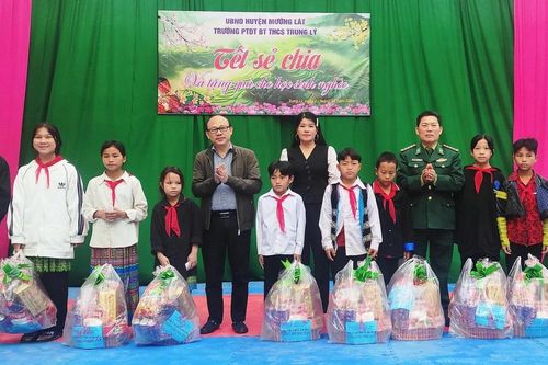 Không để học sinh nào mất Tết