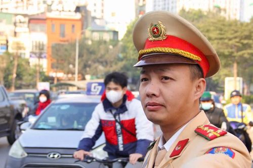 Giao thông Hà Nội cận Tết - 'Giờ nào cũng là giờ cao điểm'