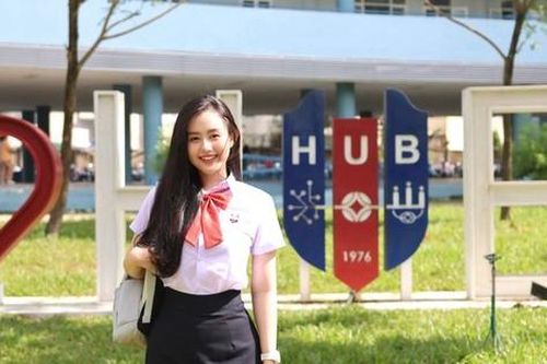 Nữ sinh năm 2 là tân hoa khôi Trường ĐH Ngân hàng TPHCM