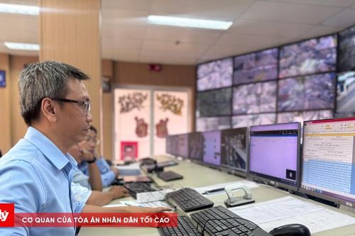 'Mục sở thị' nơi giám sát, điều khiển đèn tín hiệu giao thông ở TP.HCM