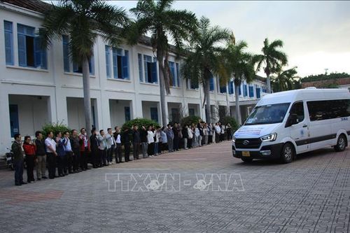 Những chuyến xe yêu thương đưa sinh viên về quê đón Tết