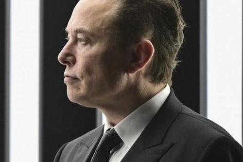 NÓNG trong tuần: Tỷ phú Elon Musk làm 'rung chuyển' chính trường châu Âu