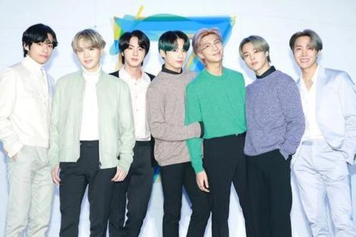BTS được gọi là 'những vị vua của Kpop', cư dân mạng tranh cãi