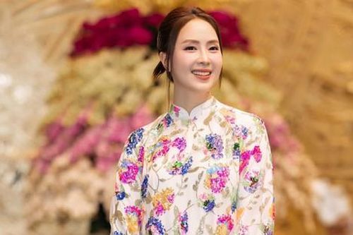 Hồng Diễm khoe sắc vóc quyến rũ ở tuổi 41, Thanh Hương phải thốt vội câu này