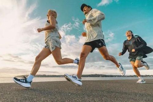 Chạy bộ thành xu hướng rèn luyện sức khỏe của giới trẻ, nhưng bạn đã biết hết những dụng cụ hỗ trợ này