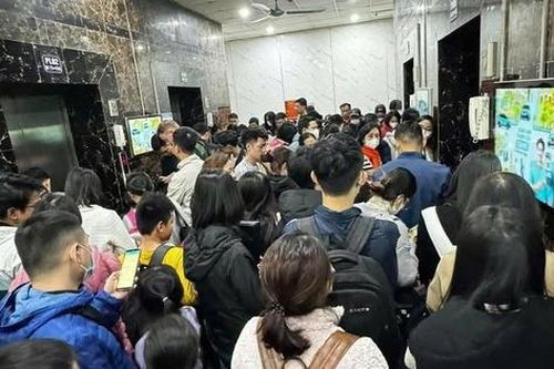 Chung cư hỏng thang máy vẫn tăng giá 2,5 lần sau hơn 10 năm