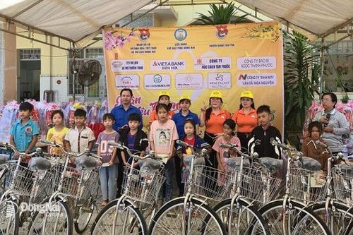Chương trình Xuân tình nguyện - Tết sẻ chia năm 2025 tại xã Đắk Lua
