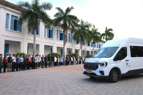 Trường Đại học Nha Trang tổ chức 5 chuyến xe đưa sinh viên về quê đón Tết