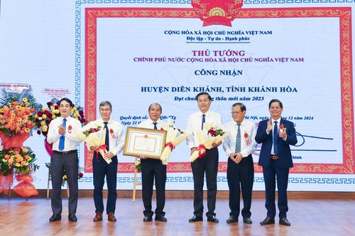 Công bố huyện Diên Khánh đạt chuẩn nông thôn mới