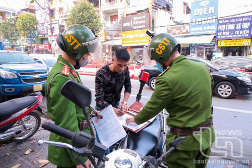 Thiếu chỗ đỗ ô tô - Chuyện không nhỏ
