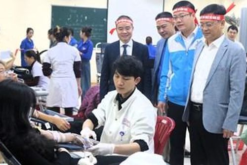 Gần 1.300 người tham gia Ngày hội hiến máu tình nguyện 'Chủ nhật đỏ'