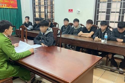 Làm rõ hành vi cố ý gây thương tích của nhóm 10 thanh thiếu niên