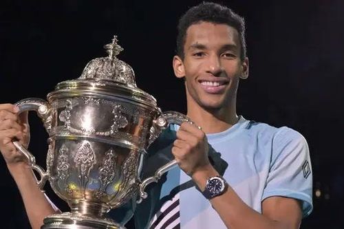 Felix Auger Alliasime lần thứ 6 vô địch ATP