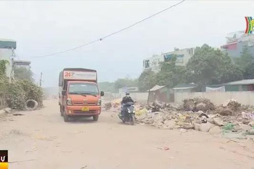 Chậm tiến độ 15 năm, đường Vành đai 2,5 thành nơi đổ rác