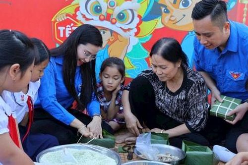 'Xuân sẻ chia - Tết yêu thương' trao quà Tết tặng 735 thiếu nhi mồ côi do dịch Covid-19