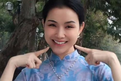 Hoa hậu đăng quang 17 năm trước bất ngờ gây sốt với clip 38 giây, ai xem xong cũng nói câu này
