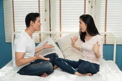Biếu mẹ chồng 10 triệu tiêu Tết, bà đưa trả lại 30 triệu, biết nguồn gốc số tiền mà tôi tức ứa ruột gan