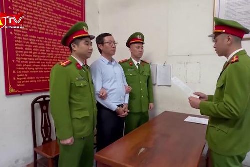 Bắt nguyên Tổng giám đốc Công ty xi măng Hạ Long