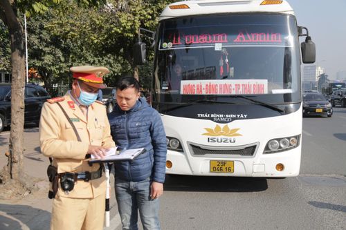 Xe khách tung 'chim mồi' để đối phó với lực lượng Công an dịp giáp Tết