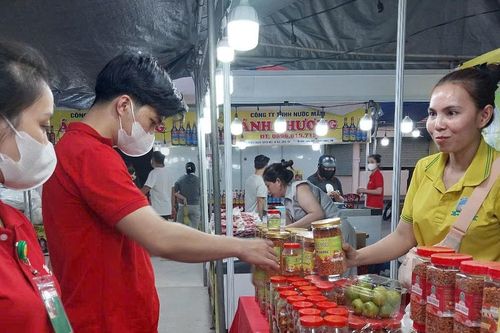 Phủ sóng hàng chất lượng, giá mềm đến công nhân