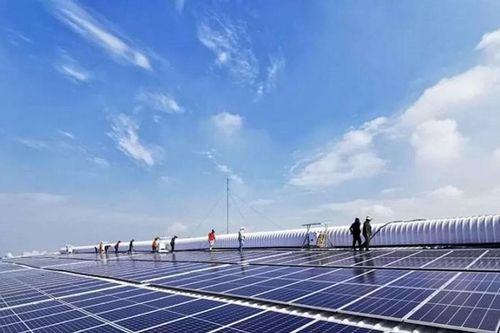 Đầu tư mạnh cho năng lượng tái tạo
