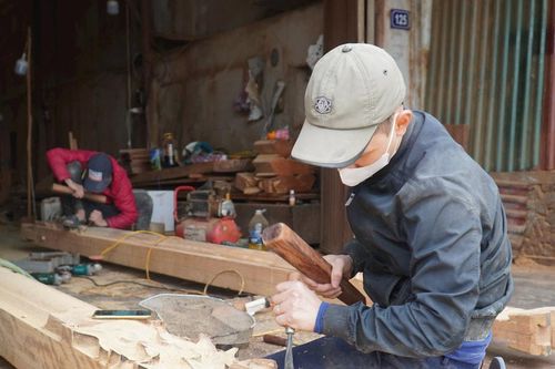 Giữ 'lửa nghề' ở làng mộc Phúc Lộc