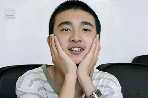 Quyết định bất ngờ của 'đệ nhất thủ khoa' Trung Quốc sau tốt nghiệp