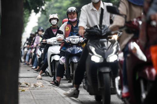 Người dân TP.HCM than trời vì 'mở mắt ra đã thấy kẹt xe'