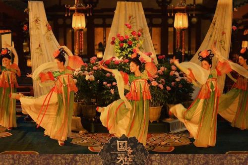 Những góc quay mãn nhãn trong phim Quốc sắc phương hoa của Lý Hiện, Dương Tử