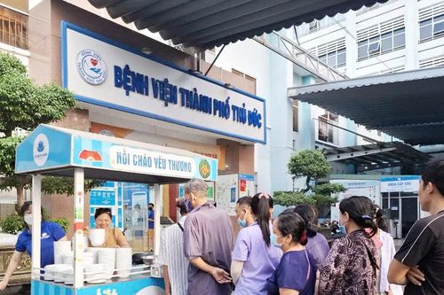 Ấm lòng Nồi cháo yêu thương