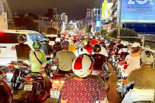 Ùn tắc giao thông ngày càng tăng